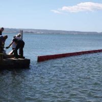 Barrage-antipollution-plat-1 Barrage pour travaux maritimes