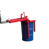 Manipulateur de fûts pivotant