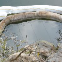 hy516 barrage absorbant pour retenir la pollution sur l'eau