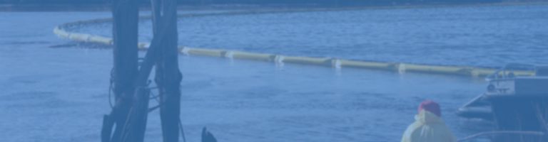 Barrage flottant de confinement pour travaux maritime